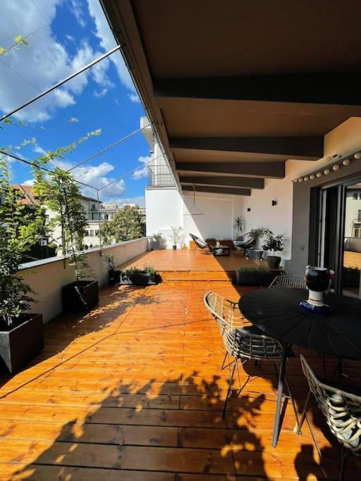 Stunning 1Bd Flat With 50M2 Terrace In The City Center Βουκουρέστι Εξωτερικό φωτογραφία