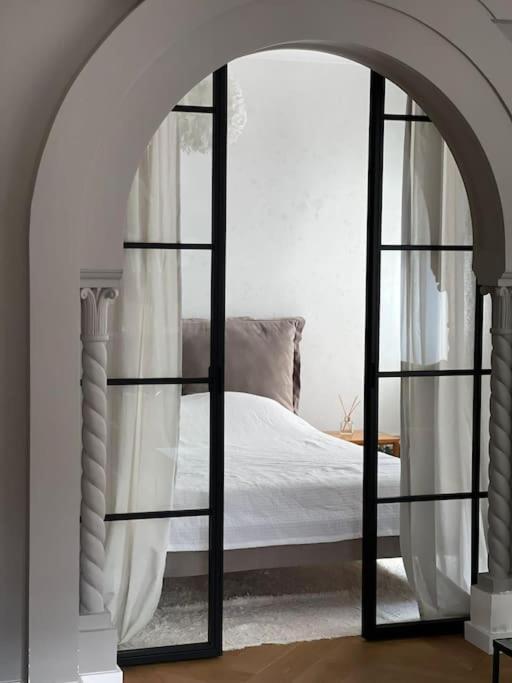 Stunning 1Bd Flat With 50M2 Terrace In The City Center Βουκουρέστι Εξωτερικό φωτογραφία